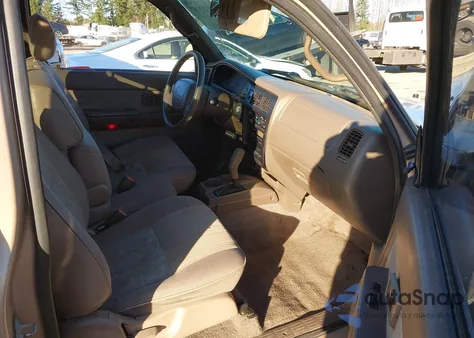 2000 Toyota Tacoma Prerunner V6 z USA, uszkodzony, nr VIN 4TASN92N3YZ666375